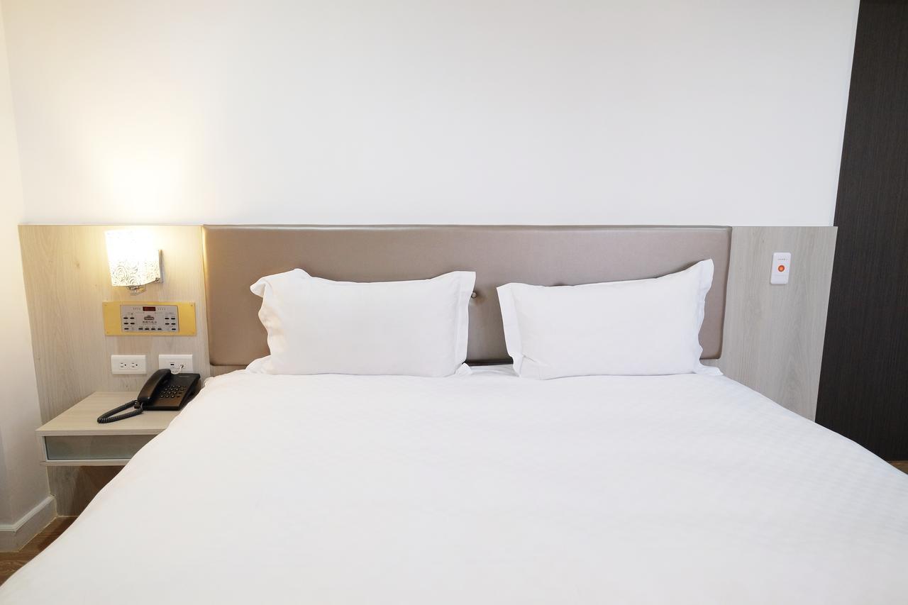 Dynasty Hotel Tainan Dış mekan fotoğraf